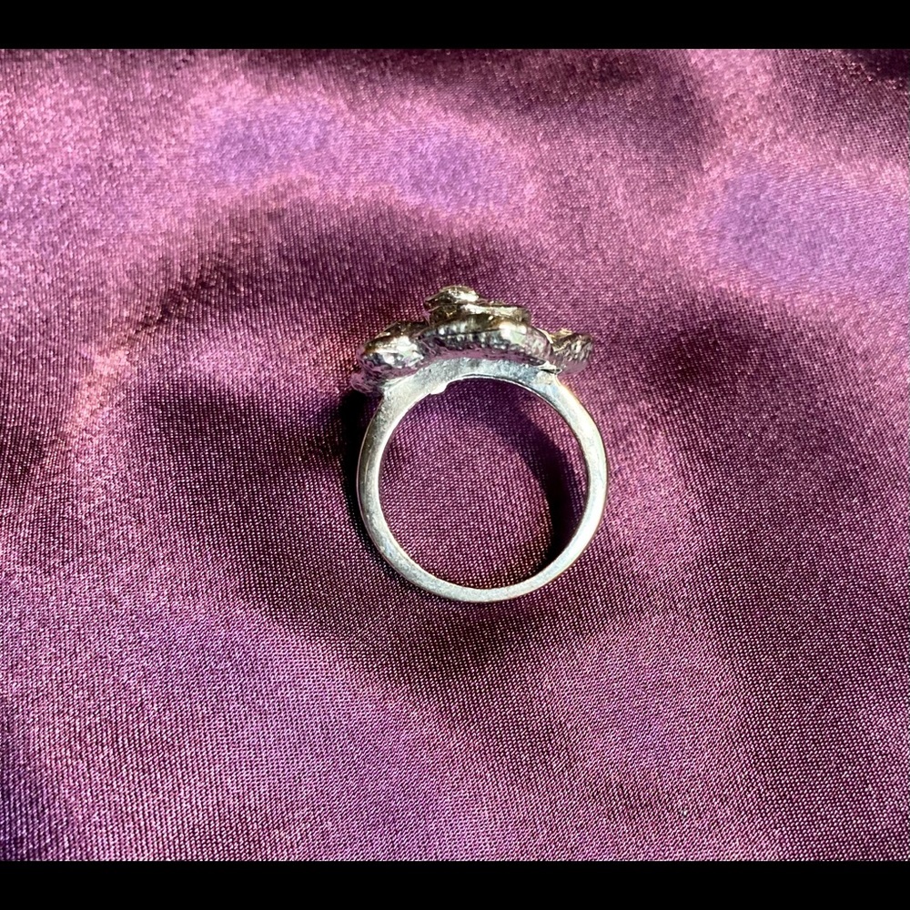 🌟Large Rhinestone Flower Ring🌟 - Picture 3 of 6